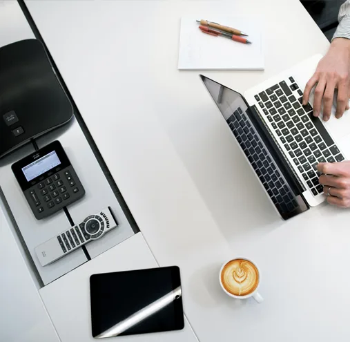 资深专家团队，洞悉赛场脉搏 - FIFA直播
